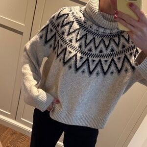 H&M Jacquard-Knit Turtleneck Sweater Cream and Black